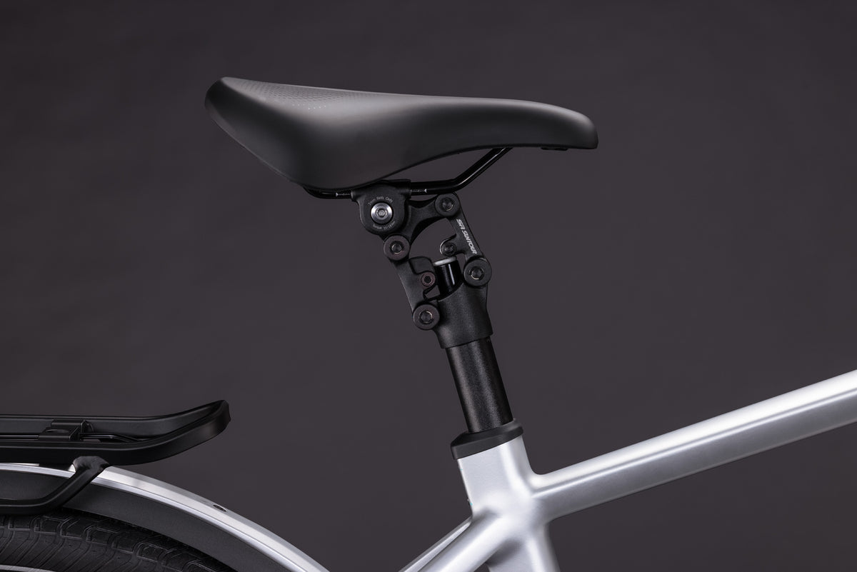 CUBE Kathmandu Hybrid ONE 800 E-Trekkingrad 2027, Sattel und Sitzposition