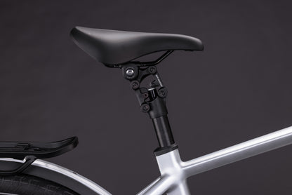 CUBE Kathmandu Hybrid ONE 800 E-Trekkingrad 2027, Sattel und Sitzposition