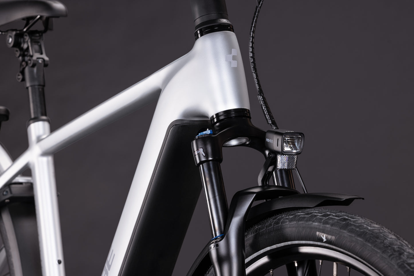 CUBE Kathmandu Hybrid ONE 800 E-Trekkingrad 2027, Laufrad und Reifen