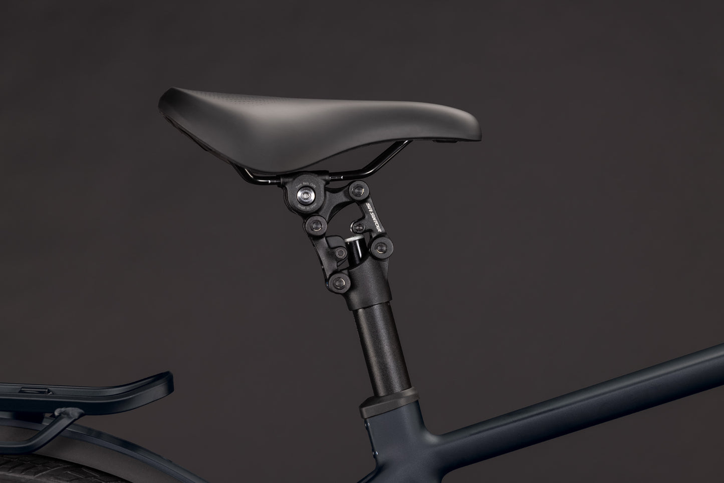 CUBE Kathmandu Hybrid Pro 800 E-Trekkingrad 2027, Sattel und Sitzposition