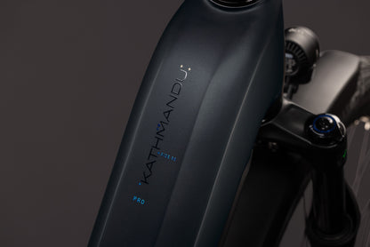 CUBE Kathmandu Hybrid Pro 800 Easy Entry E-Trekkingrad 2027, Cockpit und Lenker