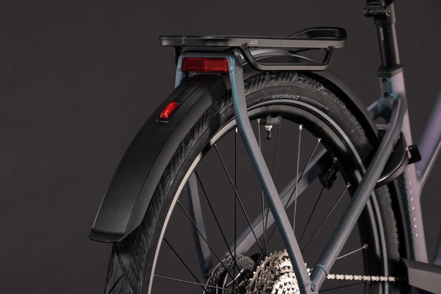 CUBE Kathmandu Hybrid Pro 800 Trapeze E-Trekkingrad 2027, Sattel und Sitzposition