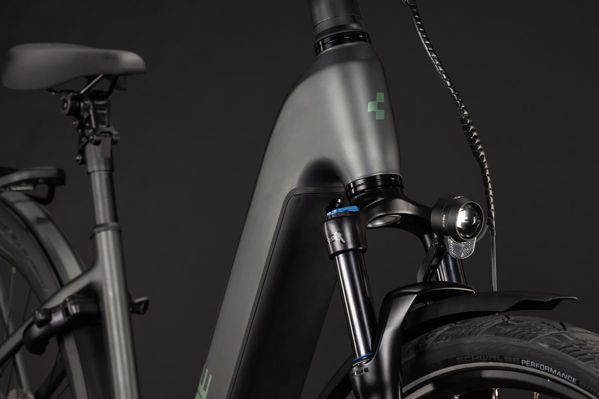 CUBE Kathmandu Hybrid Deluxe Pro 800 Easy Entry E-Trekkingrad 2027, Laufrad und Reifen