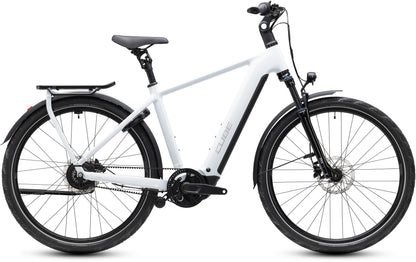 CUBE Kathmandu Hybrid Deluxe Pro 800 E-Trekkingrad 2027 in metallicwhite und chrome, Seitenansicht