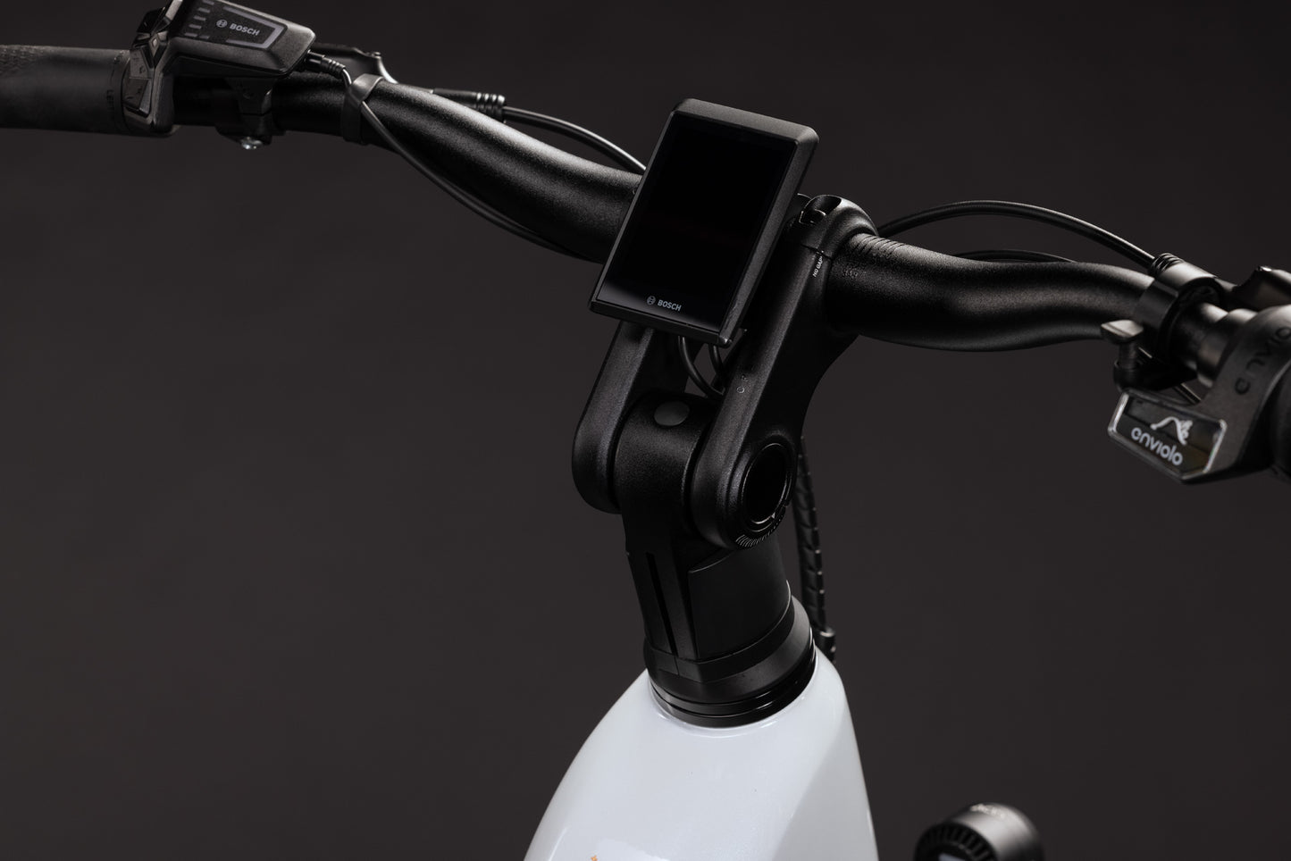 CUBE Kathmandu Hybrid Deluxe Pro 800 Easy Entry E-Trekkingrad 2027, Cockpit und Lenker