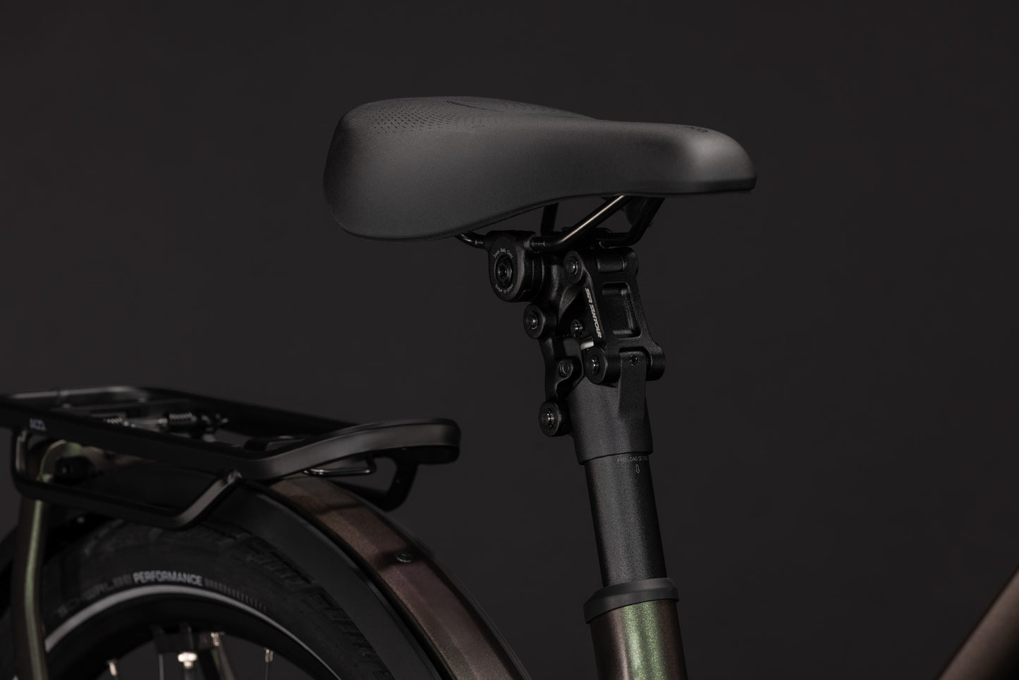 CUBE Kathmandu Hybrid EXC 800 Trapeze E-Trekkingrad 2027, Sattel und Sitzposition