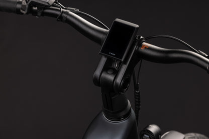 CUBE Kathmandu Hybrid Deluxe EXC 800 Easy Entry E-Trekkingrad 2027, Cockpit und Lenker