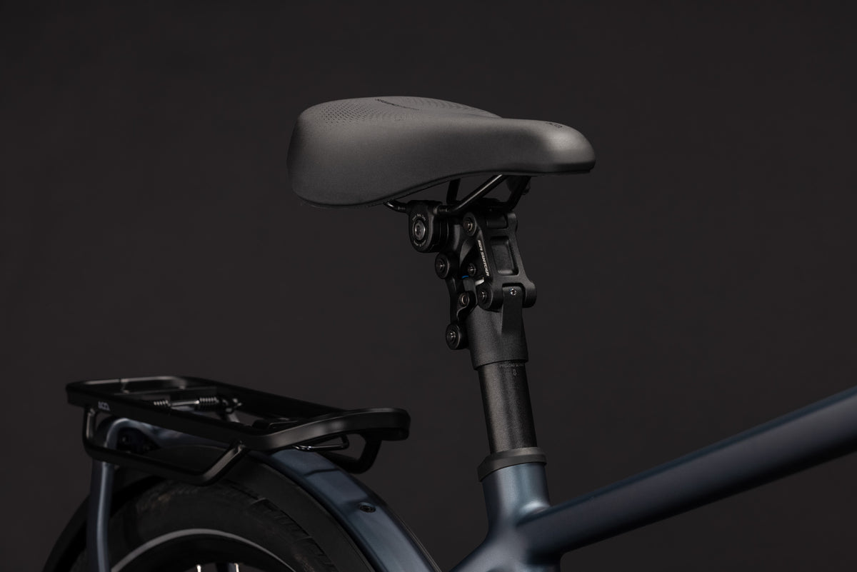 CUBE Kathmandu Hybrid Deluxe SLX 800 E-Trekkingrad 2027, Sattel und Sitzposition