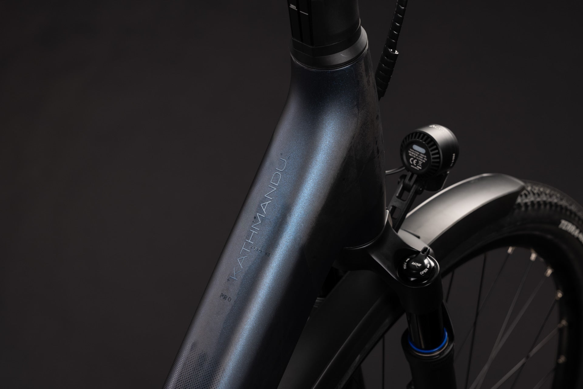 CUBE Kathmandu Hybrid C:62 Pro 400x Easy Entry E-Trekkingrad 2027, Cockpit und Lenker