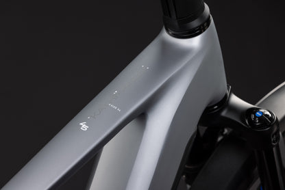 CUBE Kathmandu Hybrid 45 800 E-Trekkingrad 2027, Cockpit und Lenker
