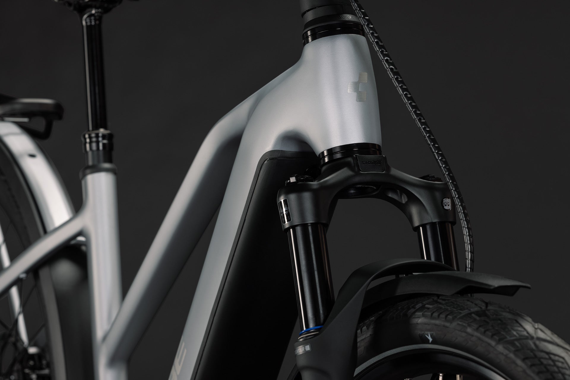 CUBE Kathmandu Hybrid 45 800 Trapeze E-Trekkingrad 2027, Laufrad und Reifen