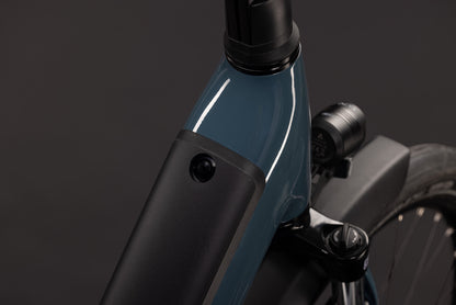 CUBE Supreme Hybrid Comfort ONE 600 Easy Entry E-Cityrad 2027, Cockpit und Lenker
