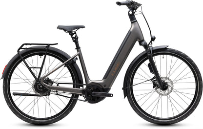 CUBE Supreme Hybrid Deluxe SLX 600 Easy Entry E-Cityrad 2027 in teak und chrome, Seitenansicht
