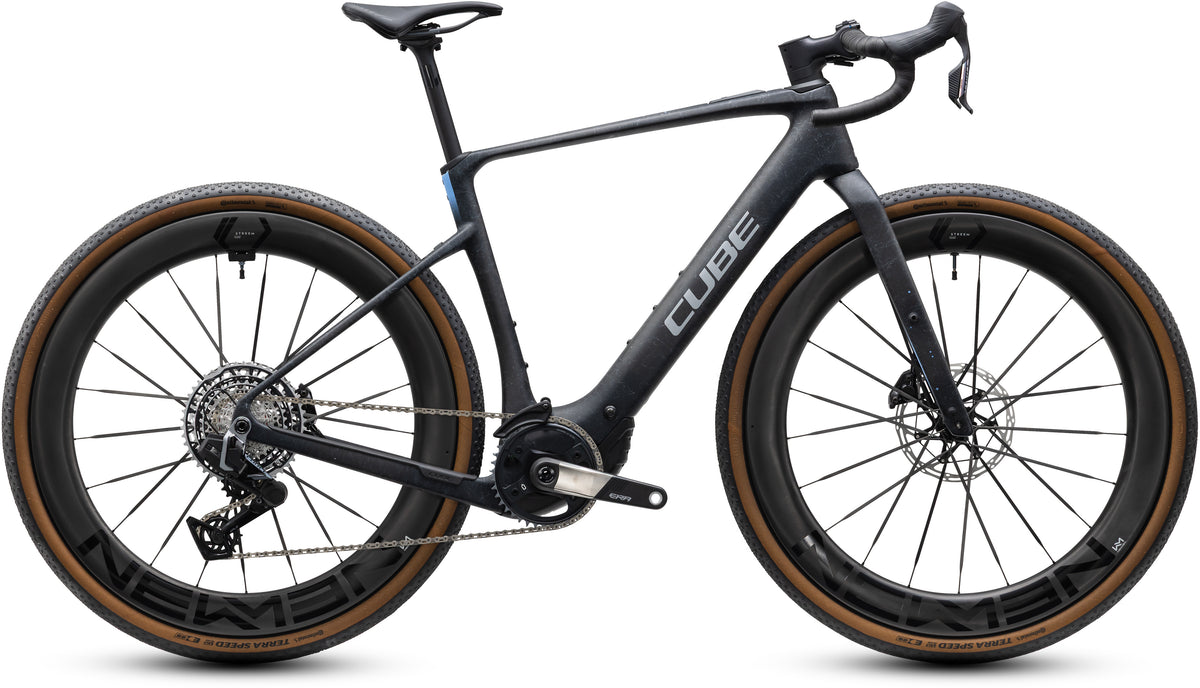 CUBE Nuroad Hybrid C:62 SLT 400x E-Gravelbike 2027 in onyxfibre und blue, Seitenansicht