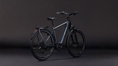 Produktbild: Cube Kathmandu Hybrid ONE 800 metallicgrey´n´grey, Schrägansicht (schwarzer Hintergrund)