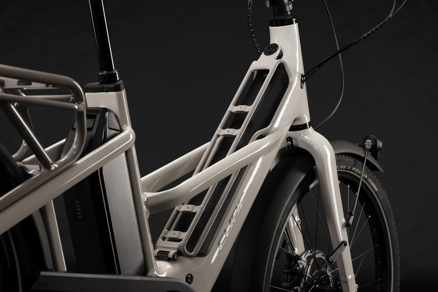 CUBE Longtail Hybrid 800 E-Lastenrad 2027, Sattel und Sitzposition
