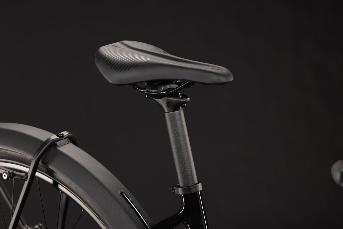 CUBE Editor Hybrid Pro 360 FE Trapeze E-Cityrad 2027 in black und irongrey, Seitenansicht