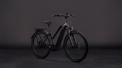 Produktbild: Cube Kathmandu Hybrid Comfort SLX 800 solareclipse´n´gold, Schrägansicht (schwarzer Hintergrund)