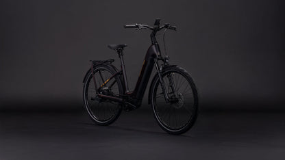 Produktbild: Cube Kathmandu Hybrid Comfort SLX 800 solareclipse´n´gold, Schrägansicht (schwarzer Hintergrund)