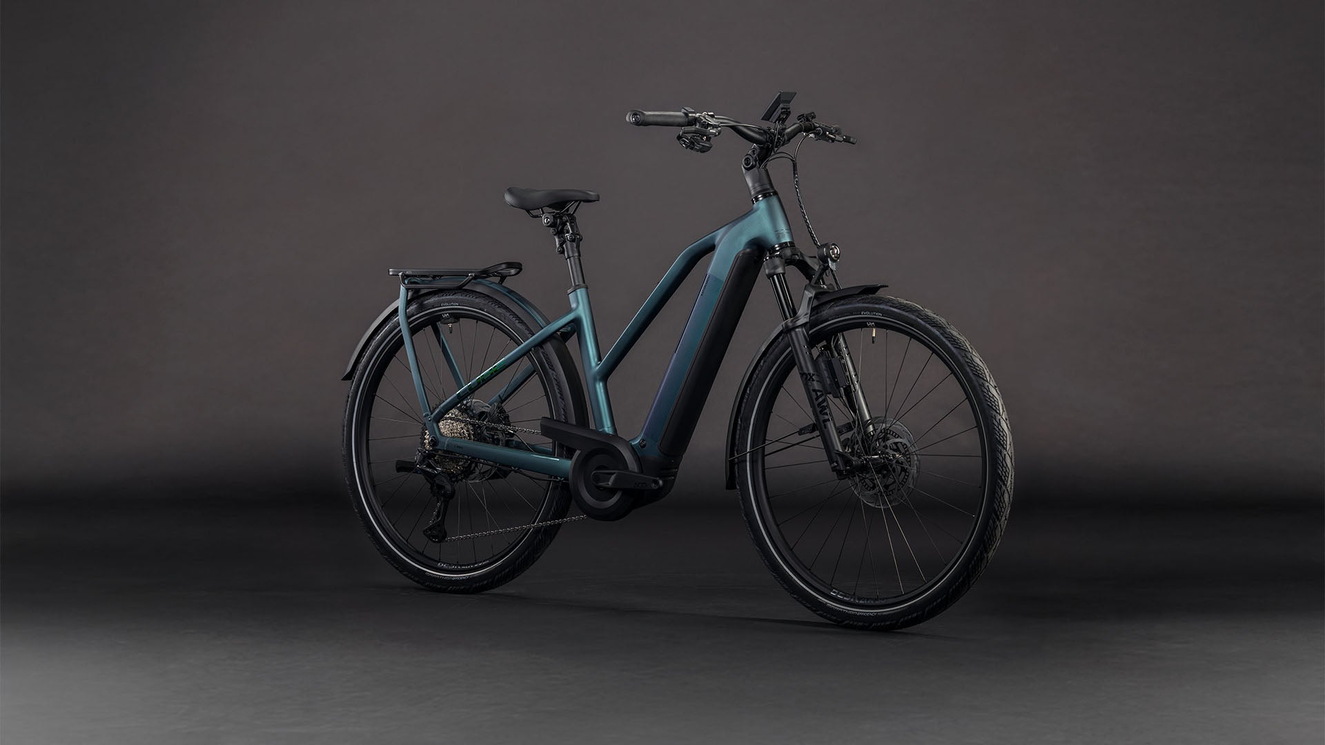 Produktbild: Cube Kathmandu Hybrid SLT 800 duskwood´n´goblin, Schrägansicht (schwarzer Hintergrund)