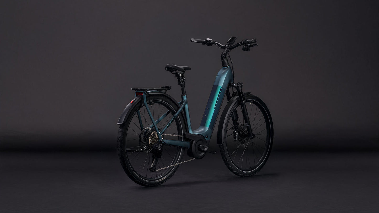 Produktbild: Cube Kathmandu Hybrid SLT 800 duskwood´n´goblin, Schrägansicht (schwarzer Hintergrund)
