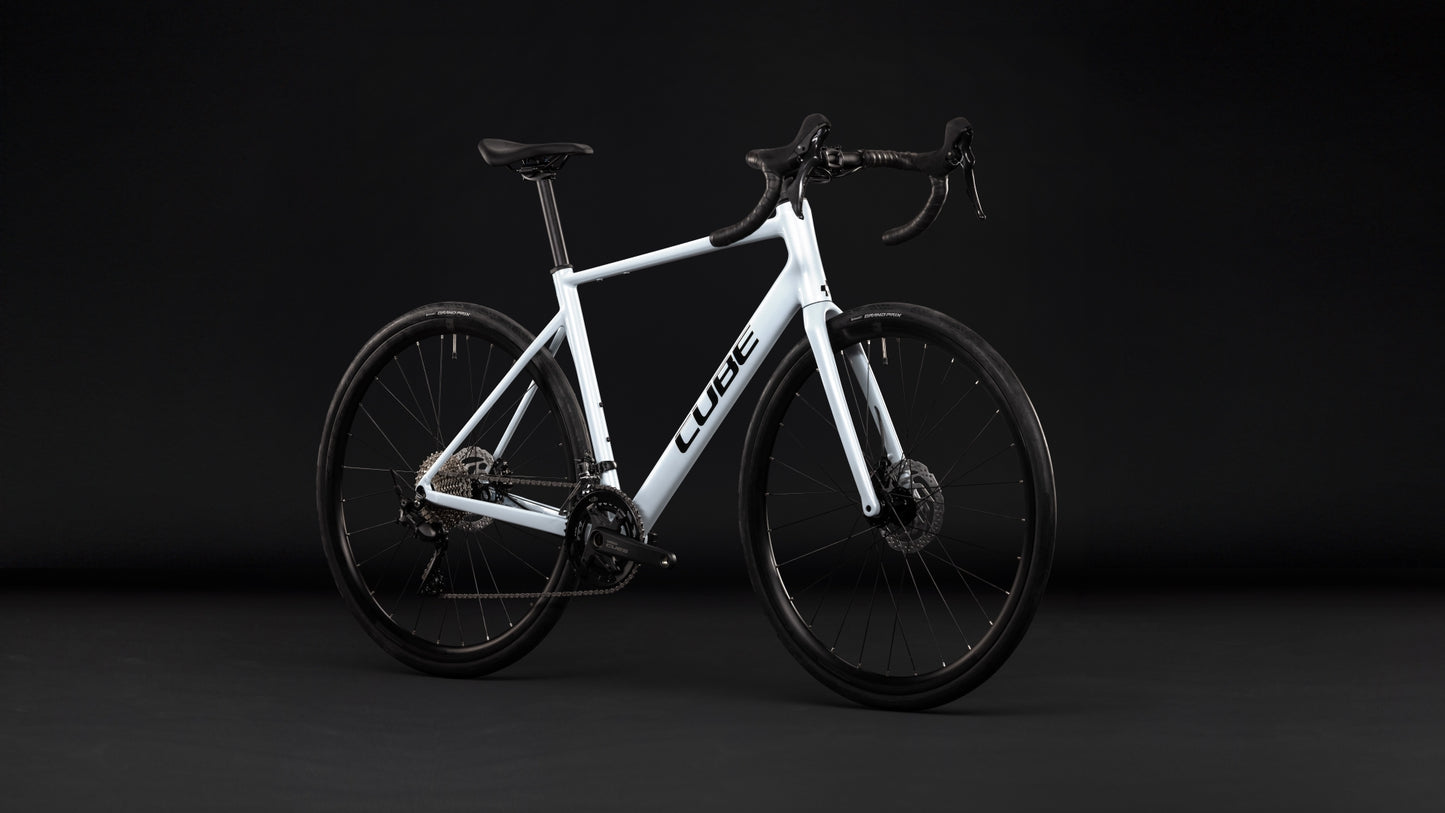 CUBE Attain Race Rennrad 2027, Laufrad und Reifen