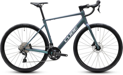 CUBE Attain Race Rennrad 2027 in smaragdgrey und white, Seitenansicht