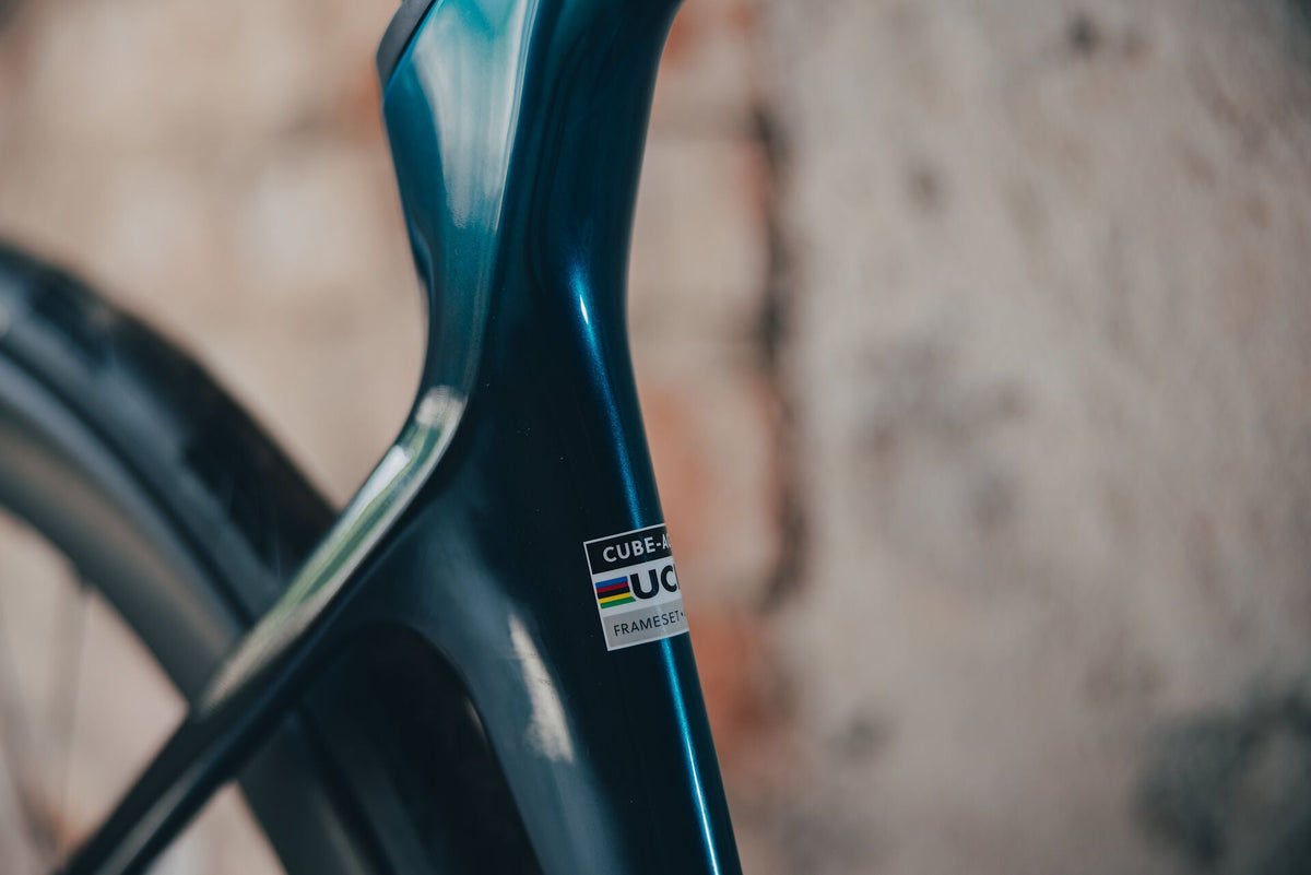Cube Agree C:62 Race chromeblue´n´liquidblue 2027