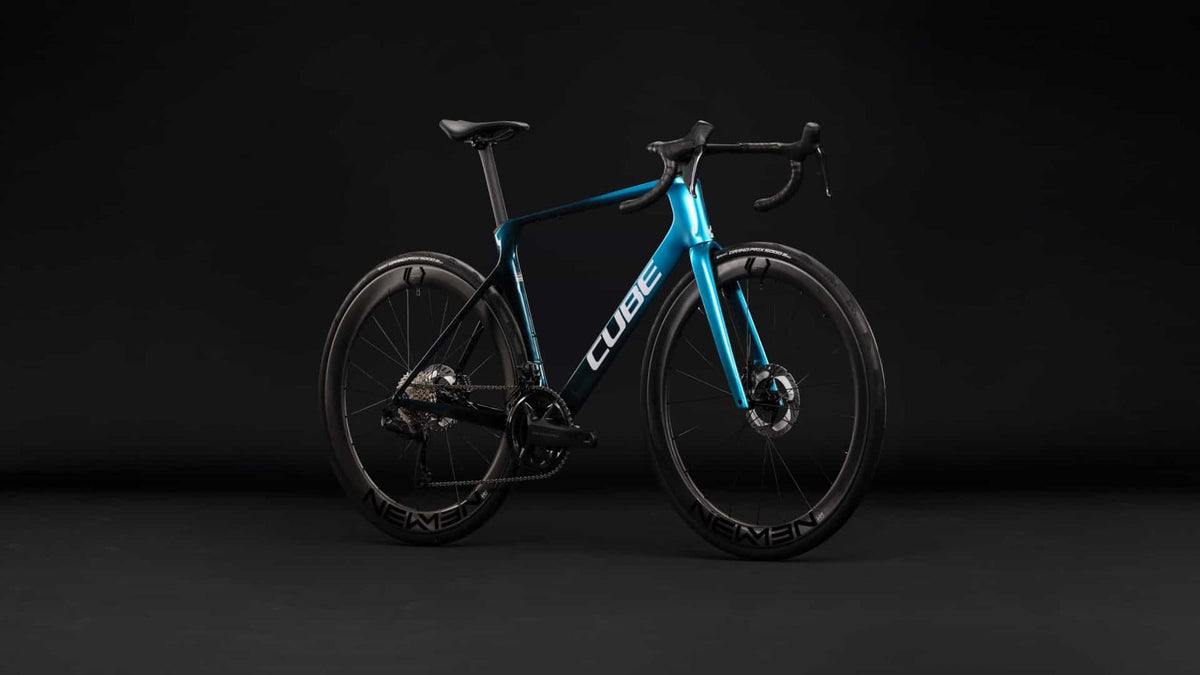 Cube Agree C:62 Race chromeblue´n´liquidblue 2027