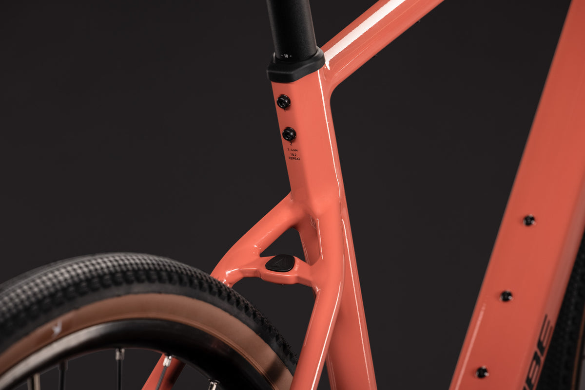 CUBE Nuroad ONE Gravelbike 2027, Sattel und Sitzposition