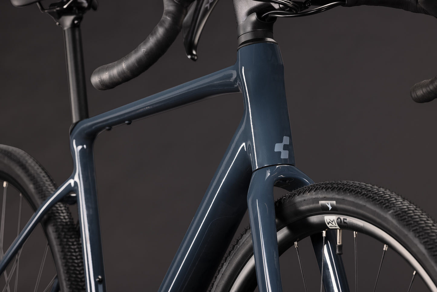 CUBE Nuroad Race Gravelbike 2027, Sattel und Sitzposition