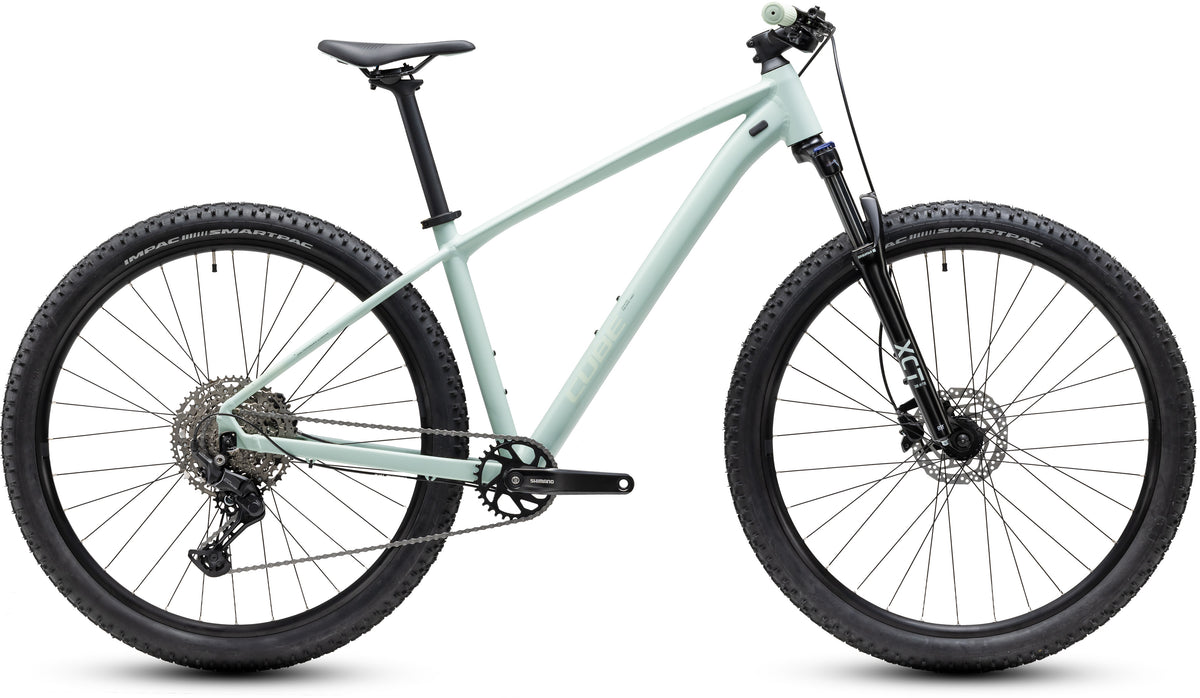 CUBE Aim Pro Mountainbike Hardtail 2027 in aloegreen und green, Seitenansicht