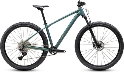 CUBE Aim SLX Mountainbike Hardtail 2027 in shiftverde und chrome, Seitenansicht