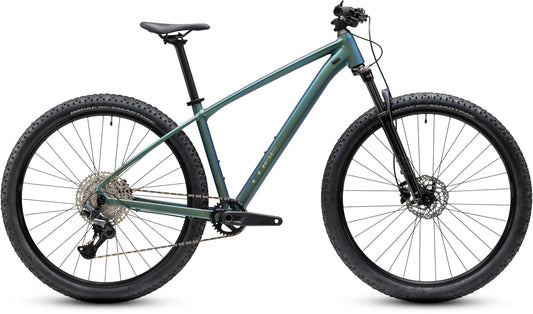 CUBE Aim SLX Mountainbike Hardtail 2027 in shiftverde und chrome, Seitenansicht