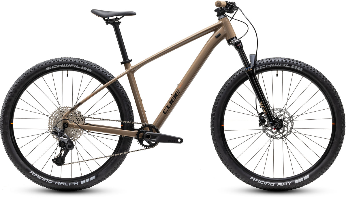 CUBE Aim SLT Mountainbike Hardtail 2027 in cappuccino und black, Seitenansicht