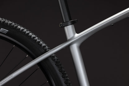 CUBE Reaction Pro Mountainbike Hardtail 2027, Sattel und Sitzposition