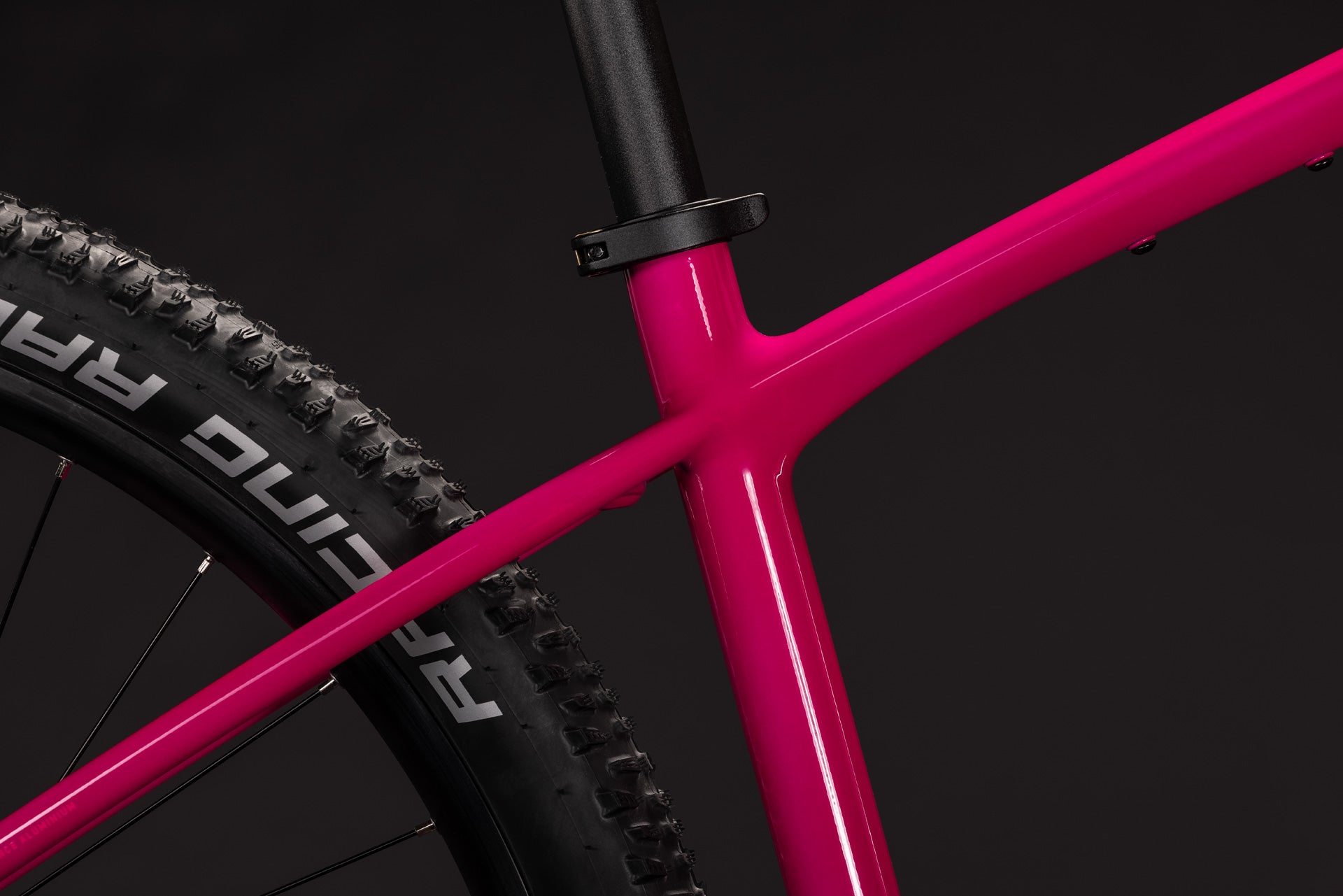 CUBE Reaction Pro Mountainbike Hardtail 2027, Sattel und Sitzposition