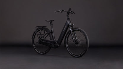 Produktbild: Cube Supreme Hybrid Comfort Pro 600 grey´n´chrome, Schrägansicht (schwarzer Hintergrund)