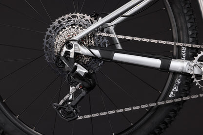 CUBE Reaction TM Pro Mountainbike Hardtail 2027, Sattel und Sitzposition