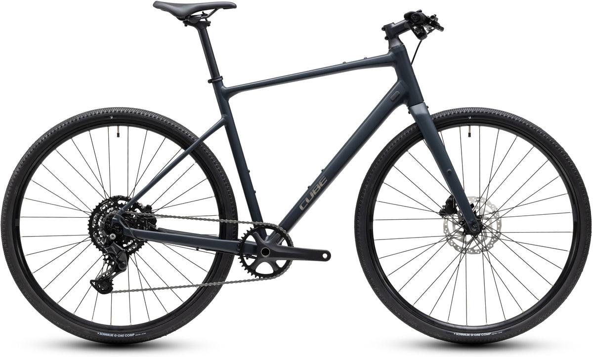 CUBE Nulane Pro Fitnessbike 2027 in night und chrome, Seitenansicht