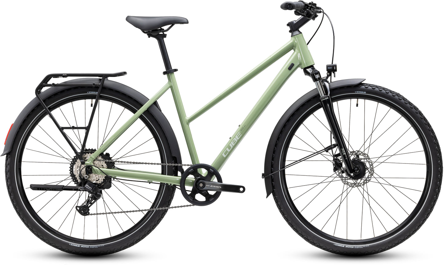 CUBE Nature ONE FE Trapeze Trekkingrad 2027 in almondgreen´green, Seitenansicht