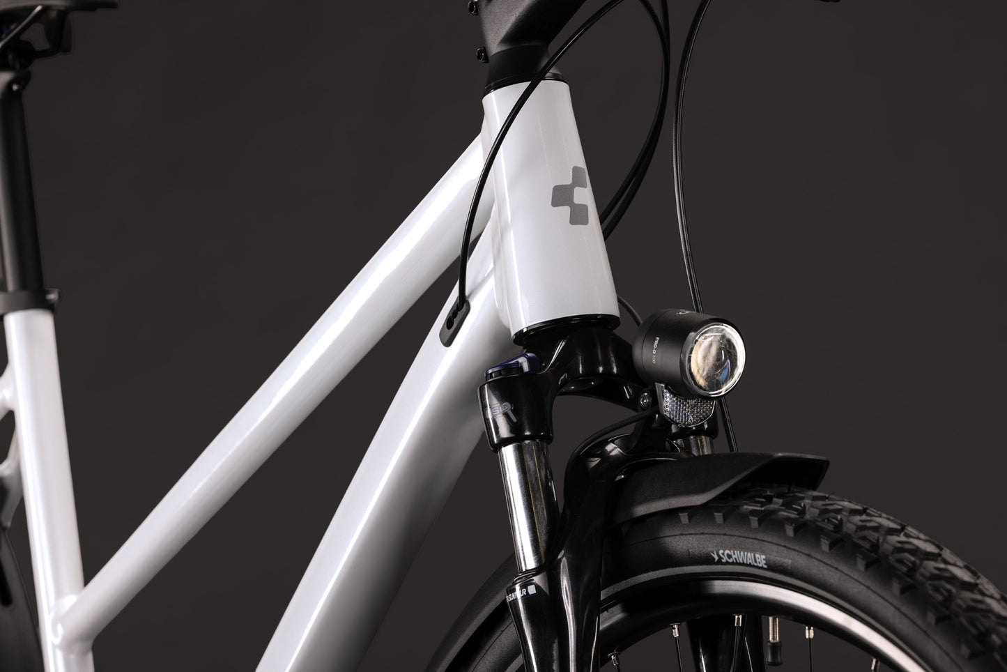 CUBE Nature Pro FE Trapeze Trekkingrad 2027, Sattel und Sitzposition