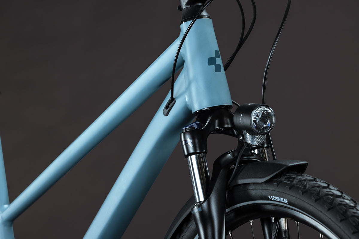 CUBE Nature Pro FE Trapeze Trekkingrad 2027, Sattel und Sitzposition