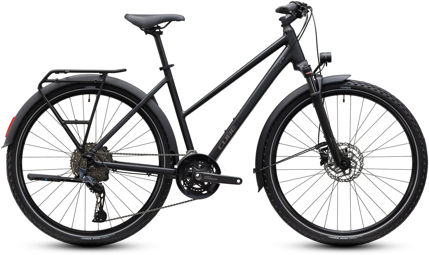 CUBE Nature EXC FE Trapeze Trekkingrad 2027 in grey und chrome, Seitenansicht