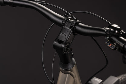 CUBE Touring ONE Easy Entry Trekkingrad 2027, Cockpit und Lenker