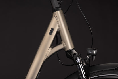 CUBE Touring ONE Easy Entry Trekkingrad 2027, Sattel und Sitzposition
