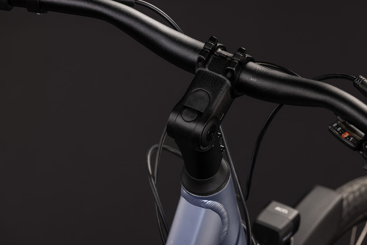 CUBE Touring ONE Easy Entry Trekkingrad 2027, Cockpit und Lenker