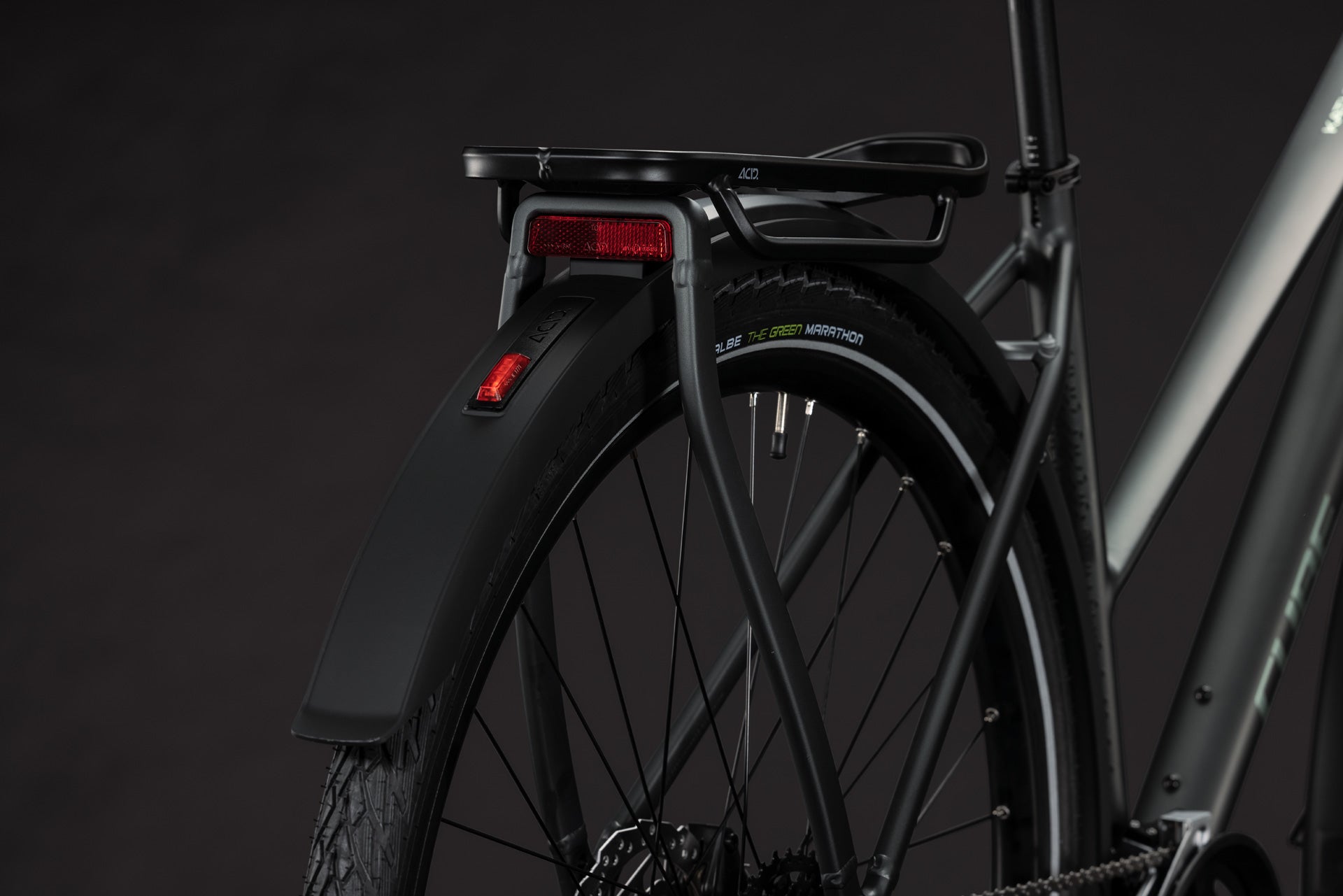 CUBE Kathmandu ONE Trapeze Trekkingrad 2027, Sattel und Sitzposition