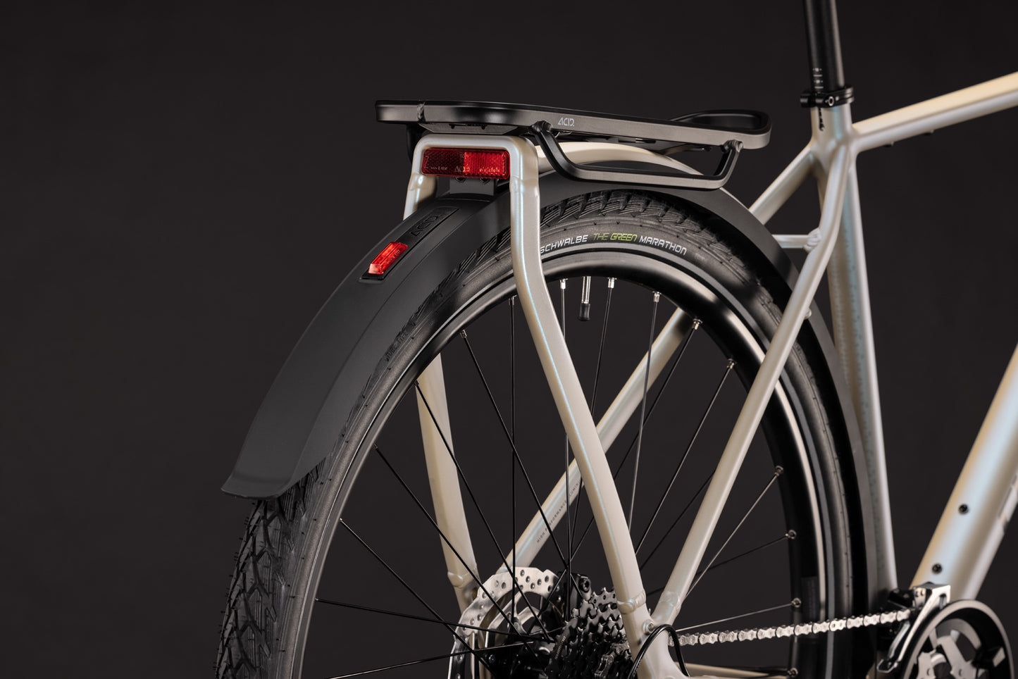 CUBE Kathmandu ONE Trekkingrad 2027, Sattel und Sitzposition