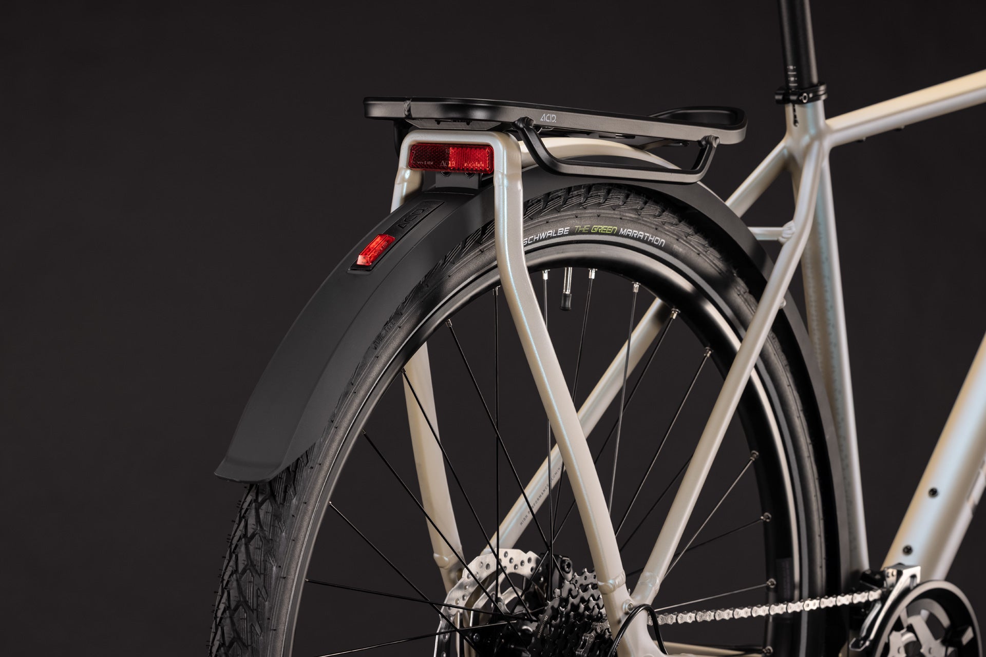 CUBE Kathmandu ONE Trekkingrad 2027, Sattel und Sitzposition